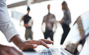 وفاداری مشتریان ارتباط با مشتریان