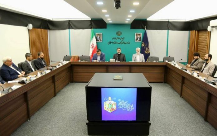 دست‌اندرکاران سی‌وپنجمین نمایشگاه بین‌المللی کتاب