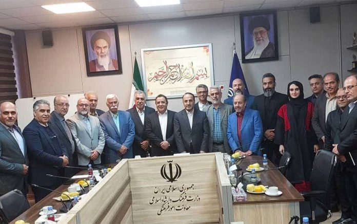 معاون فرهنگی وزارت ارشاد
